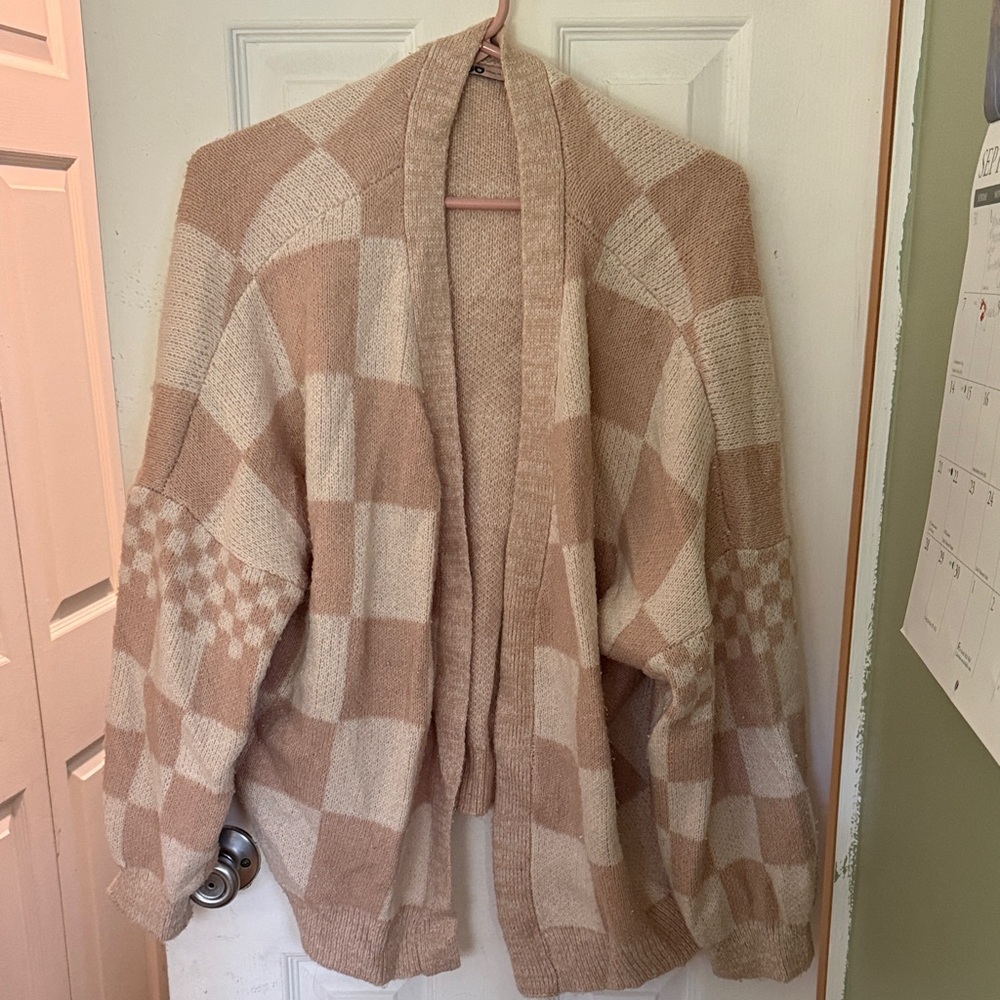 SO Women's Tan and Cream Checkered Cardigan